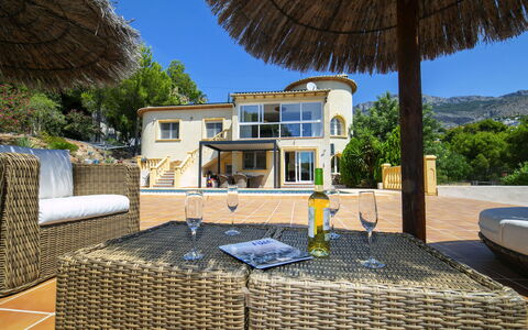 Gekko: Balcone, Portico, Tempo Libero, Shade, Mobili Da Esterno, Piscina, Ricorrere, Sedia, Villa, Eco Hotel