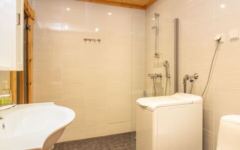 Ahma: Bagno, Idraulico Fixture, Pavimentazione, Parete, Pavimento, Interior Design, Rubinetto, Idraulico, Lavello, Doccia