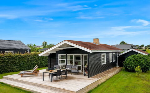 Dragan - 50M from the Sea: Tetto, Casa, Casa, Villetta, Porta, Raccordo, Deck, Portico, Plank, Latifoglie