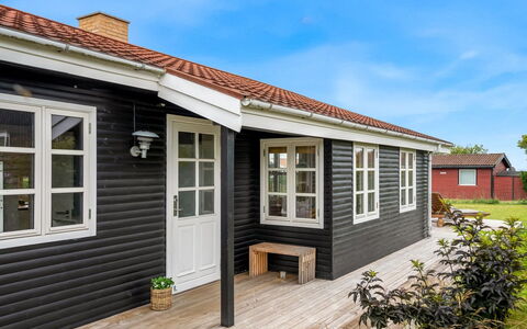 Dragan - 50M from the Sea: Tetto, Casa, Casa, Villetta, Porta, Raccordo, Deck, Portico, Plank, Latifoglie