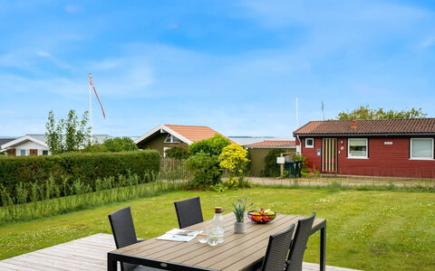 Dragan - 50M from the Sea: Tetto, Casa, Casa, Villetta, Porta, Raccordo, Deck, Portico, Plank, Latifoglie