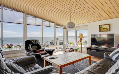 Fani - 150M from the Sea: Mobilia, Legna, Interior Design, Pavimento, Soffitto, Pavimentazione, Divano, Casa, Soggiorno, Pavimento In Legno