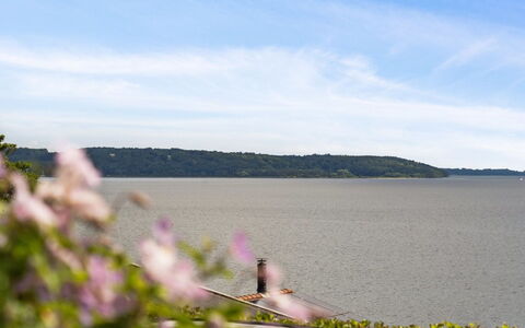 Fani - 150M from the Sea: Cielo, Blu, Acqua, Risorse Idriche, Corpo D'Acqua, Orizzonte, Waterway, Costiera E Morfologie Oceanic, Banca, Lago