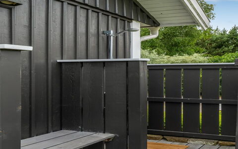 Thine - 800M from the Sea: Legna, Mobilia, Appartamento, Camera, Soffitto, Color Legno, Sedia, Latifoglie, Vernice, Legname