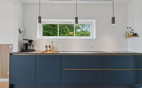 Hermine - 250M from the Sea: Interior Design, Cucina, Pavimentazione, Controsoffitto, Elettrodomestico Da Cucina, Cabinetry, Lampada, Elettrodomestico, Dipingere