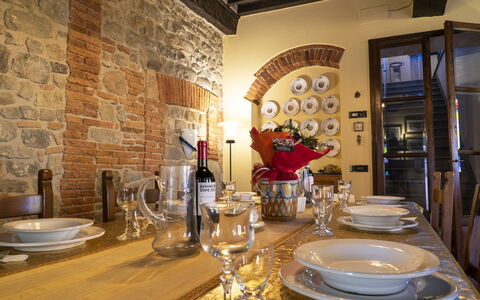 Country Historical House Lucca: Mobilia, Interior Design, Parete, Legna, Soffitto, Tavolo, Sala Da Pranzo, Sedia, Pavimentazione, Cucina & Sala Da Pranzo Tavolo