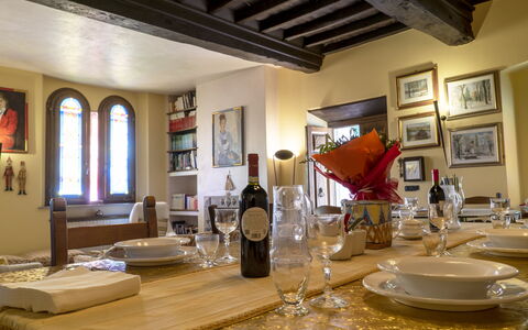 Country Historical House Lucca: Mobilia, Interior Design, Legna, Tavolo, Soffitto, Sedia, Sala Da Pranzo, Pavimentazione, Illuminazione, Camera