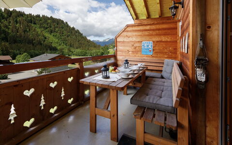 Mon Abri B: Legna, Color Legno, Latifoglie, Plank, Legname, Log Cabin, Vernice, Eco Hotel, Portico, Paesino Di Montagna