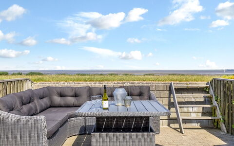 Kjera - 2.4Km from the Sea: Mobilia, Mobili Da Esterno, Tavolo Esterno, Deck, Sedia, Latifoglie, Plank, Terrazza, Struttura Esterna, Balcone