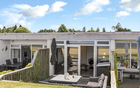 Kjera - 2.4Km from the Sea: Shade, Estate, Design, Landscaping, Balcone, Cortile, Deck, Struttura Esterna, Cortile, Villa