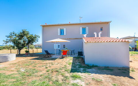 Castagneto Carducci 50: Cielo, Blu, Casa, Zona Residenziale, Lotto, Casa, Area Rurale, Plain, Insediamento Umano, Villetta