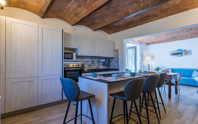 Casa delle Volte 50.2: Mobilia, Interior Design, Pavimentazione, Legna, Soffitto, Sedia, Pavimento, Tavolo, Cucina & Sala Da Pranzo Tavolo, Cucina