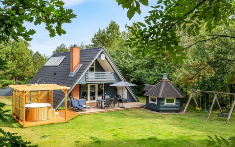 Hannele - 10Km from the Sea: Villetta, Giardino, Design, Shade, Edifici Giardino, Log Cabin