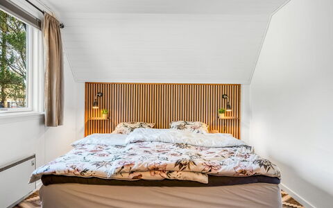 Hannele - 10Km from the Sea: Mobilia, Interior Design, Camera Da Letto, Legna, Letto, Pavimentazione, Pavimento, Soffitto, Tessile, Bedding