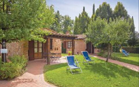 Oasi Della Pergola: Arbusto, Giardino, Ricorrere, Zona Residenziale, Estate, Mobili Da Esterno, Backyard, Prato, Piscina