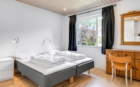 Jonce - 800M from the Sea: Interior Design, Soffitto, Letto, Camera Da Letto, Pavimento, Telaio Del Letto, Bedding, Lenzuolo, Biancheria, Latifoglie
