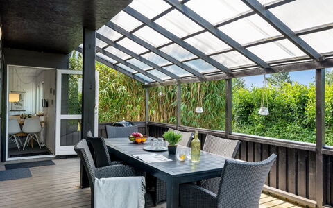Nicklas - 250M from the Sea: Villetta, Backyard, Cortile, Edifici Giardino, Capannone, Raccordo, Mobili Da Esterno, Log Cabin, Struttura Esterna, Baracca