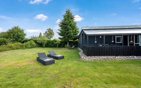 Nicklas - 250M from the Sea: Villetta, Backyard, Cortile, Edifici Giardino, Capannone, Raccordo, Mobili Da Esterno, Log Cabin, Struttura Esterna, Baracca