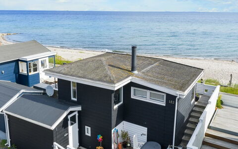 Folkhart - 10M from the Sea: Appartamento, Condominio, Estate, Balcone, Villa, Hotel