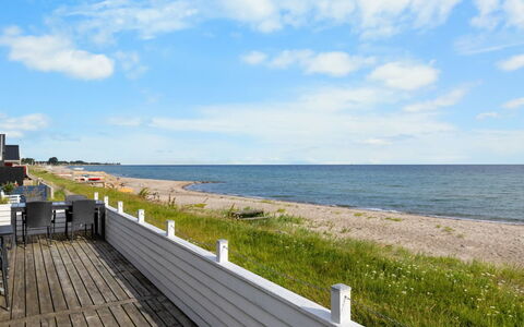 Folkhart - 10M from the Sea: Appartamento, Condominio, Estate, Balcone, Villa, Hotel