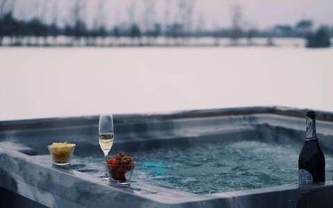 Alisia - 900M from the Sea: Vasca Da Bagno, Vasca Idromassaggio, Riflessione, Piscina, Idraulico Fixture