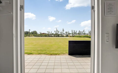 Mattheus - 900M from the Sea: Villetta, Backyard, Cortile, Edifici Giardino, Capannone, Raccordo, Mobili Da Esterno, Log Cabin, Struttura Esterna, Baracca