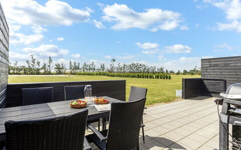 Brun - 900M from the Sea: Villetta, Backyard, Cortile, Edifici Giardino, Capannone, Raccordo, Mobili Da Esterno, Log Cabin, Struttura Esterna, Baracca