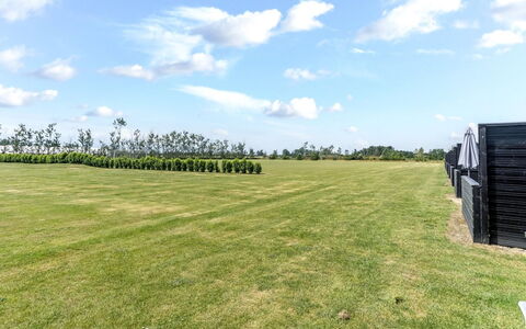 Lovis - 900M from the Sea: Villetta, Backyard, Cortile, Edifici Giardino, Capannone, Raccordo, Mobili Da Esterno, Log Cabin, Struttura Esterna, Baracca