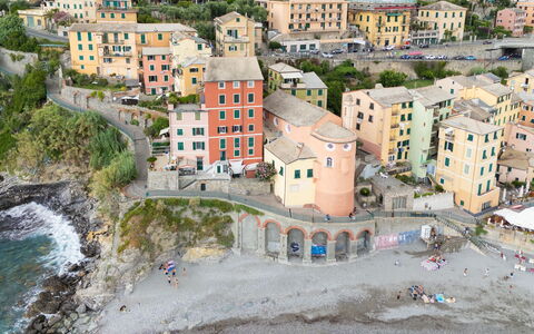 Newly Renovated Ocean View Flat: Blu, Costruzione, Costa, Orizzonte, Città, Mare, Costiera E Morfologie Oceanic, Casa, Zona Residenziale, Architettura