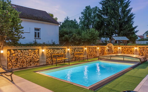 Party & Friends Villa: Piscina, Ricorrere, Eco Hotel, Giardino, Giochi D'Acqua, Estate, Terme, Backyard, Landscaping, Shade