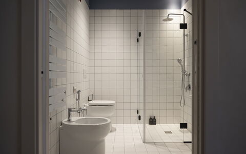 Deb&spa: Bagno, Parete, Idraulico Fixture, Pavimentazione, Interior Design, Pavimento, Idraulico, Lavello, Gabinetto, Lavandino Del Bagno