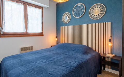 Les Jardins de la Plage: Letto, Bedding, Interior Design, Camera Da Letto, Lenzuolo, Mobilia, Parete, Legna, Biancheria, Soffitto