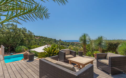 Manureva: Blu, Ricorrere, Eco Hotel, Mare, Mobili Da Esterno, Shade, Tropici, Oceano, Sedia