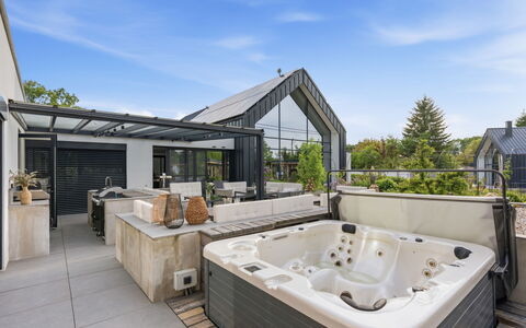 Luxury Retreat Resort: Piscina, Ricorrere, Materiale Composito, Shade, Mobili Da Esterno, Eco Hotel, Terrazza, Cortile, Deck, Sedia