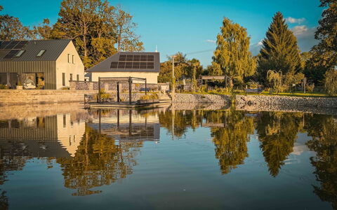 Luxury Retreat Resort: Acqua, Albero, Alveo, Waterway, Banca, Riflessione, Casa, Lago, Canale, Stagno