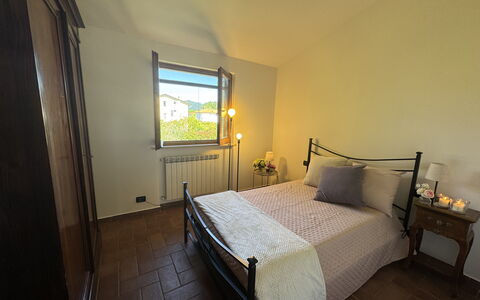Dependance Egle: Letto, Mobilia, Camera Da Letto, Interior Design, Legna, Pavimentazione, Lenzuolo, Bedding, Pavimento, Camera