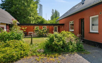 Marit - 1.5Km from the Sea