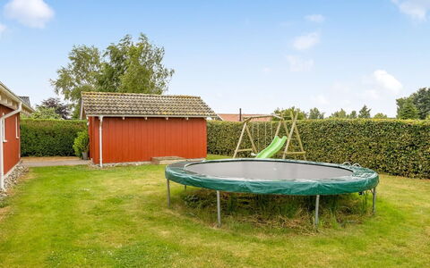 Trifun - 300M from the Sea: Villetta, Backyard, Cortile, Edifici Giardino, Capannone, Raccordo, Mobili Da Esterno, Log Cabin, Struttura Esterna, Baracca