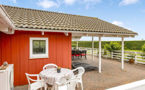 Trifun - 300M from the Sea: Villetta, Backyard, Cortile, Edifici Giardino, Capannone, Raccordo, Mobili Da Esterno, Log Cabin, Struttura Esterna, Baracca