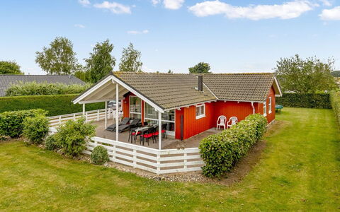 Trifun - 300M from the Sea: Villetta, Backyard, Cortile, Edifici Giardino, Capannone, Raccordo, Mobili Da Esterno, Log Cabin, Struttura Esterna, Baracca