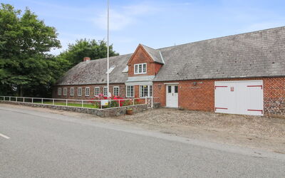 Henrieke - 10Km from the Sea
