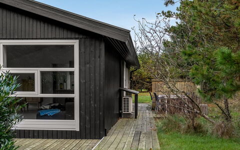 Talvikki - 1.2Km from the Sea: Legna, Casa, Portico, Deck, Latifoglie, Tetto, Color Legno, Pavimento In Legno, Eco Hotel