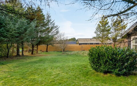 Talvikki - 1.2Km from the Sea: Legna, Casa, Portico, Deck, Latifoglie, Tetto, Color Legno, Pavimento In Legno, Eco Hotel