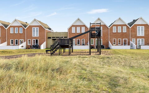 Steffan - 2.3Km from the Sea: Villetta, Backyard, Cortile, Edifici Giardino, Capannone, Raccordo, Mobili Da Esterno, Log Cabin, Struttura Esterna, Baracca