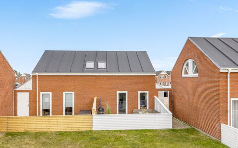 Steffan - 2.3Km from the Sea: Villetta, Backyard, Cortile, Edifici Giardino, Capannone, Raccordo, Mobili Da Esterno, Log Cabin, Struttura Esterna, Baracca