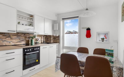 Steffan - 2.3Km from the Sea