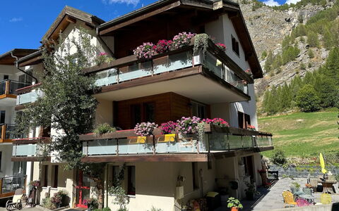 Alouette: Casa, Balcone
