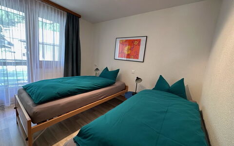 Alouette: Interior Design, Mobilia, Legna, Pavimentazione, Pavimento, Camera Da Letto, Letto, Lenzuolo, Camera, Pavimento In Legno