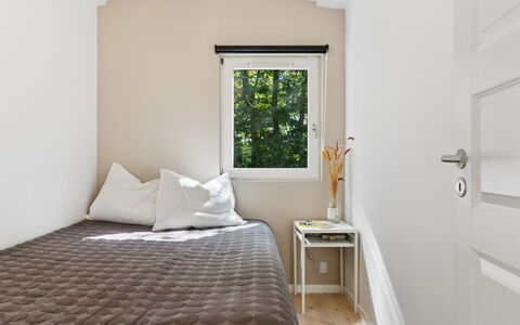 Guthfrith - 1.4Km from the Sea: Letto, Interior Design, Camera Da Letto, Parete, Mobilia, Legna, Pavimento, Pavimentazione, Bedding, Lenzuolo