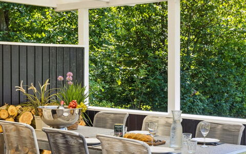 Guthfrith - 1.4Km from the Sea: Vegetazione, Arbusto, Primavera, Villetta, Giardino, Shade, Backyard, Cortile, Sedia